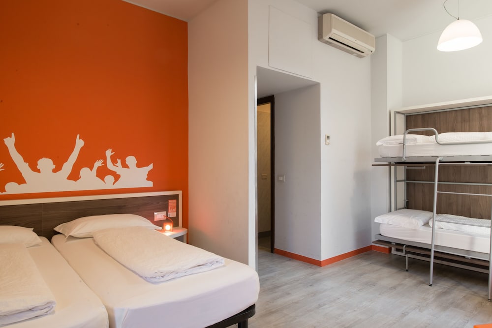 Hotel Nologo 36/72