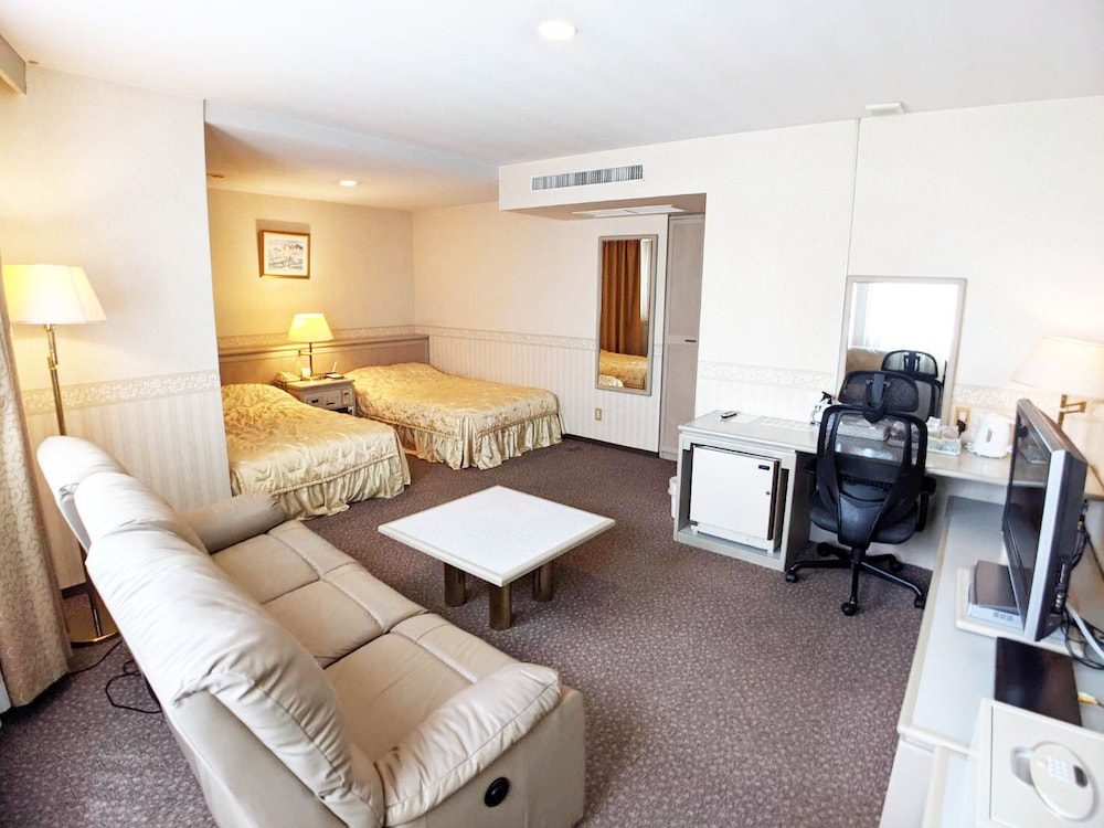 Hotel New Century 43/70