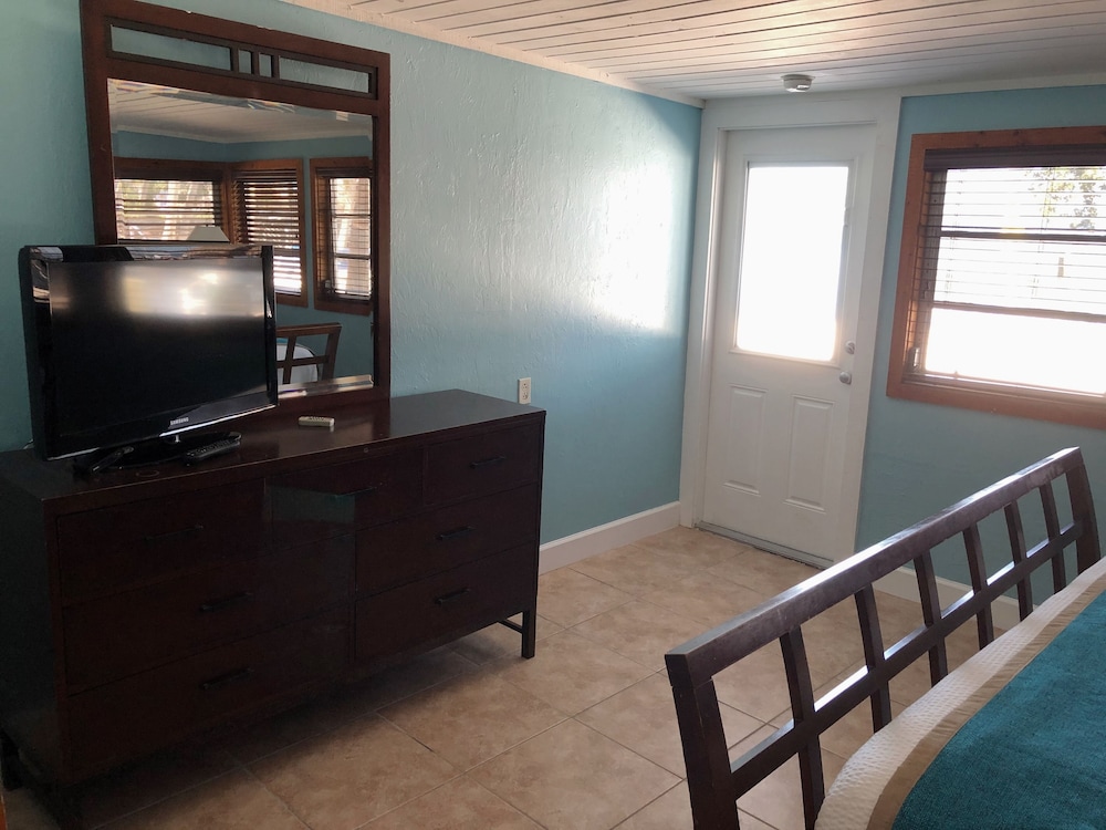 The Pelican Key Largo Cottages 57/76