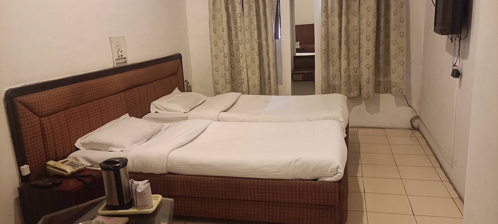 Mohan Hotel 14/33