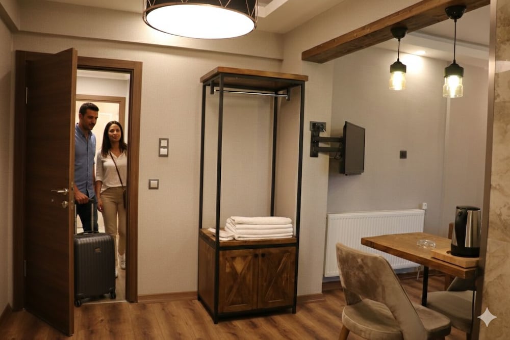 Zengin Suit Otel 50/50
