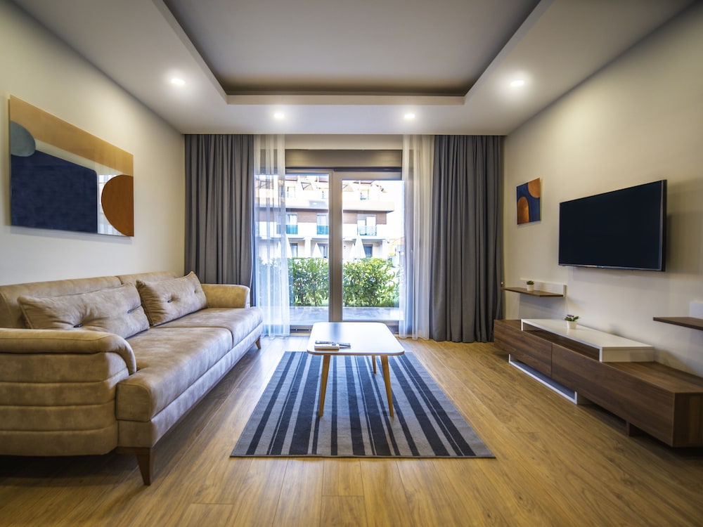 Veranda Suites 9/39