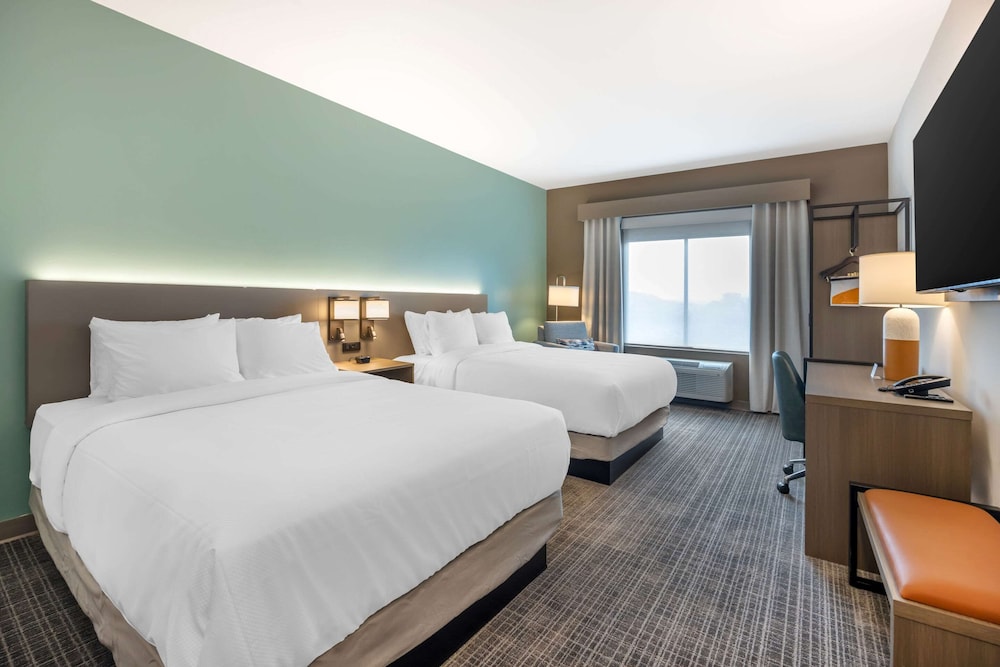 STANDARD, 2 QUEEN BEDS
