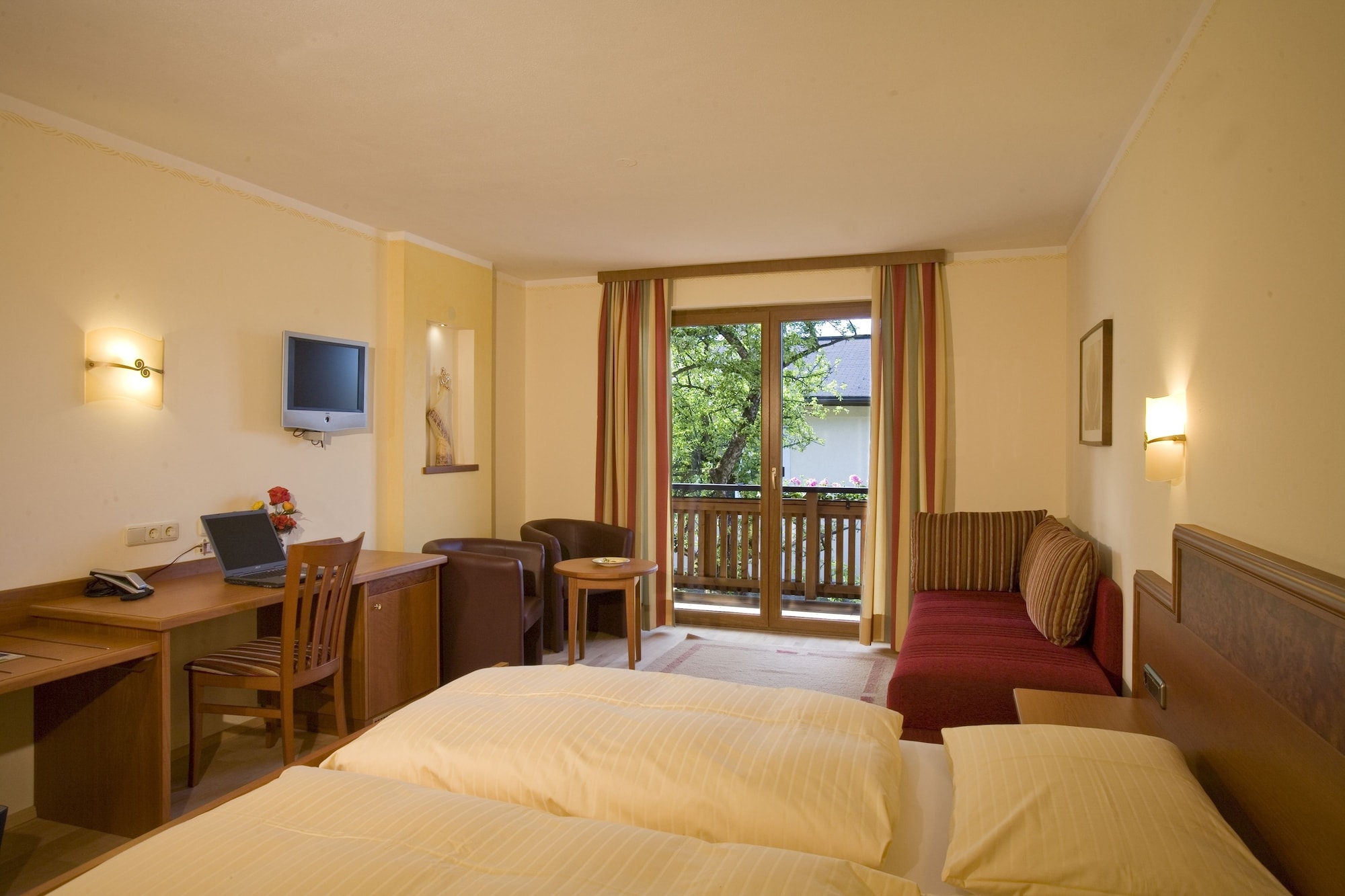 غرفة كومفورت بسرير كينج وسرير فردي بشرفة بغرفة نوم واحدة، Hotel Sallerhof 2/4