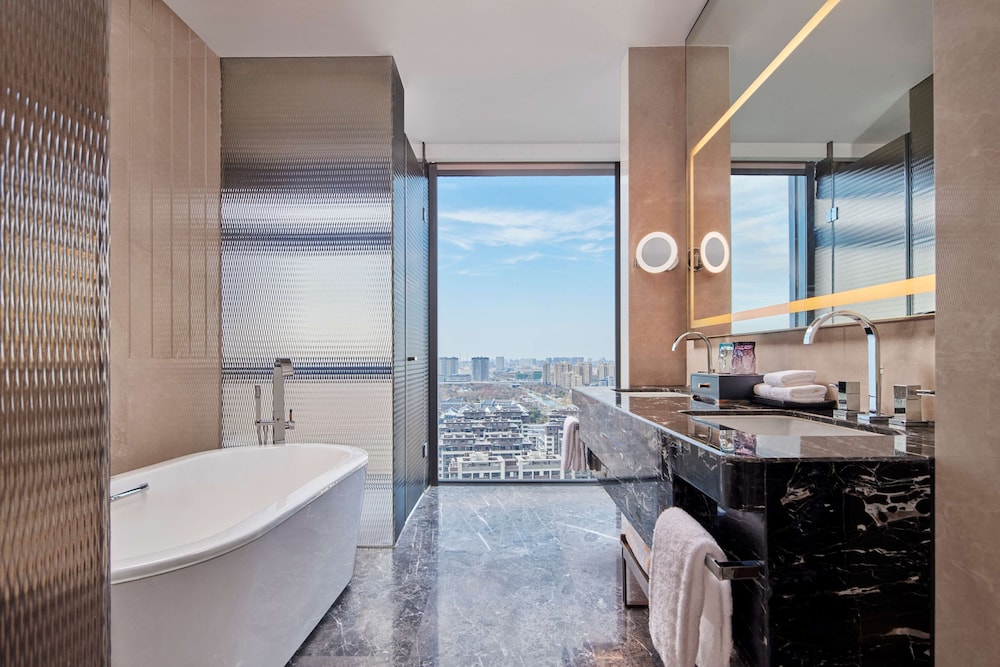 Hilton Yancheng 13/43