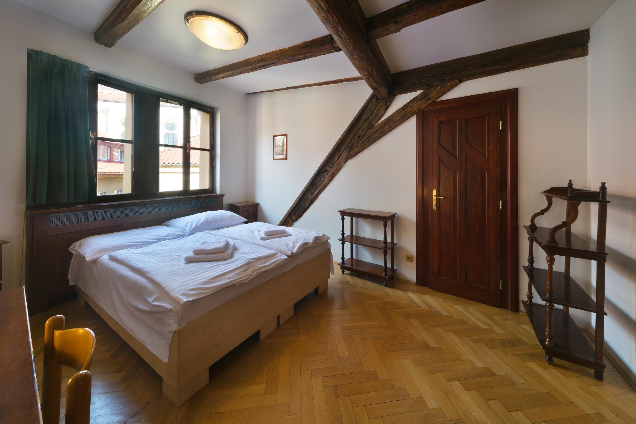 Suite, Apartment