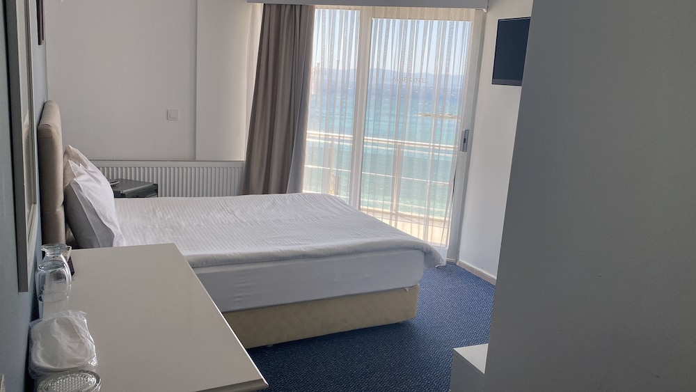 Pasifik Hotel 10/36