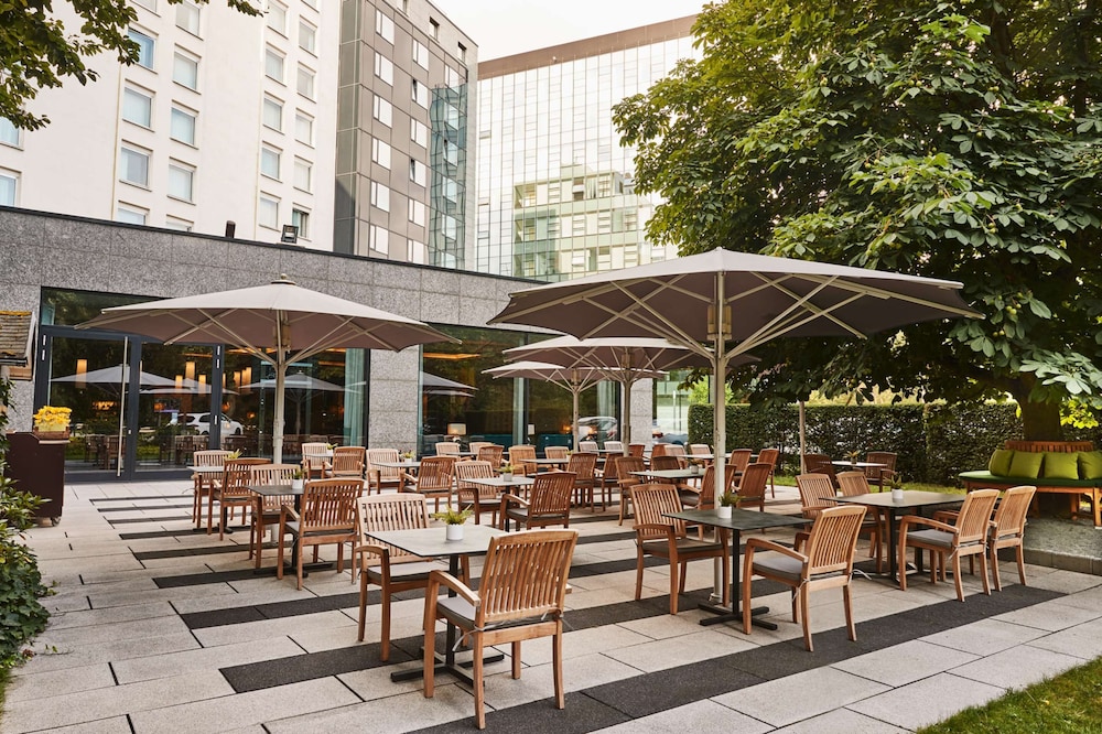 Steigenberger Airport Hotel 43/50