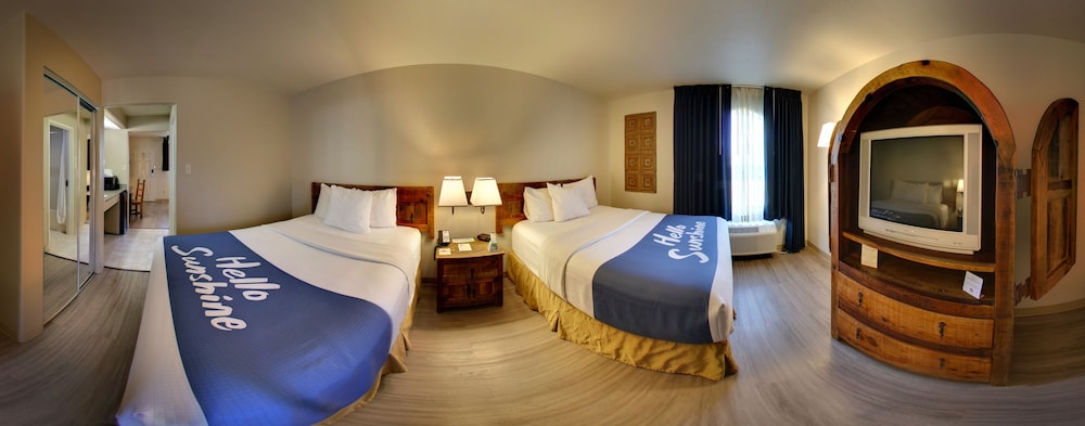 Days Inn Suites Llano 16/36