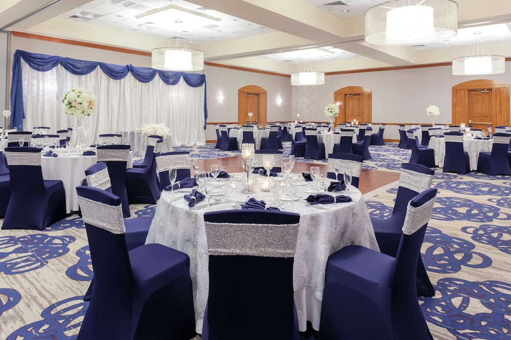 Doubletree By Hilton Hotel And Executive Meeting Center Palm Beach Gardens 35/56