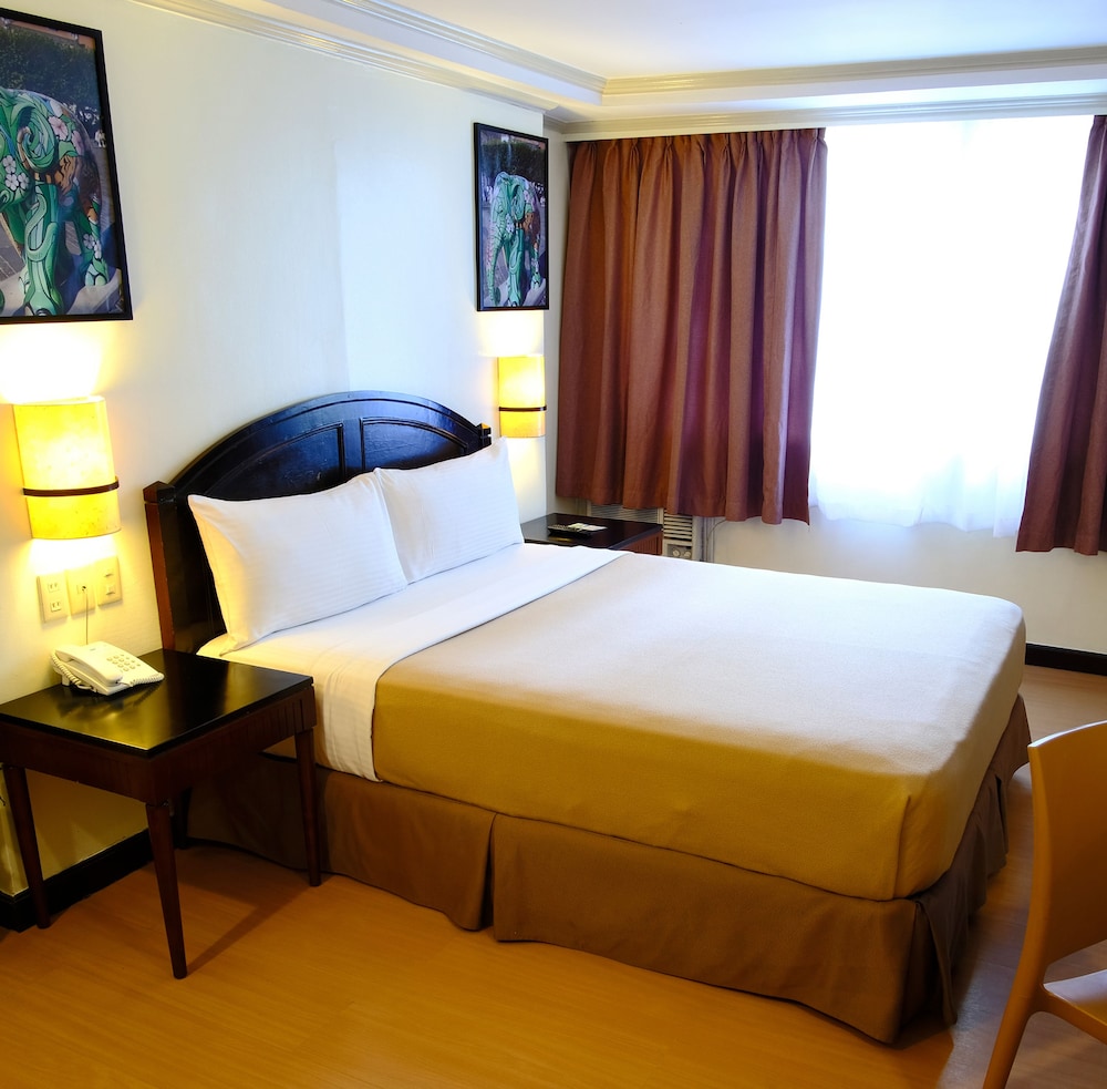 Fersal Hotel Neptune Makati 25/65