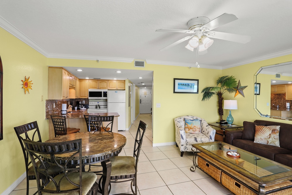 South Beach Condo Hotel 46/50