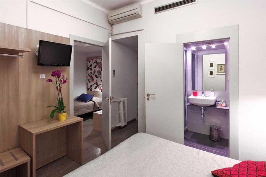 Hotel Ginebra 26/39
