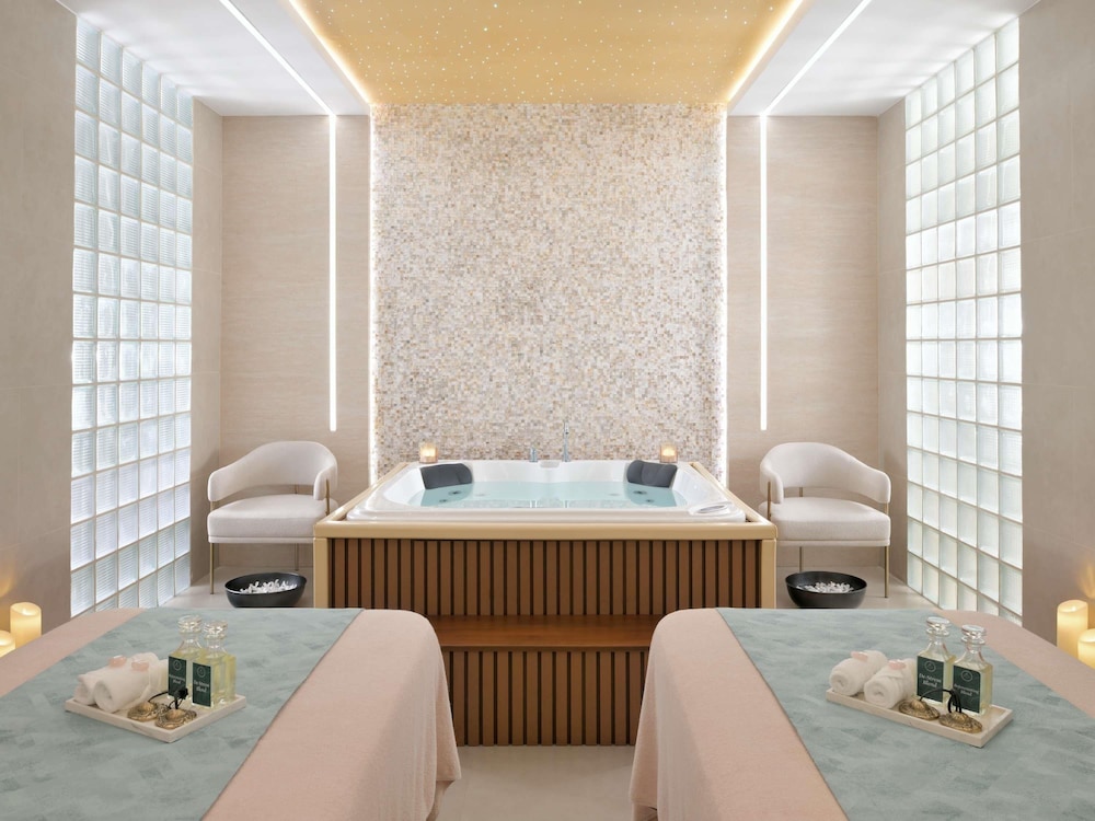 Swissotel Al Murooj Dubai 50/82