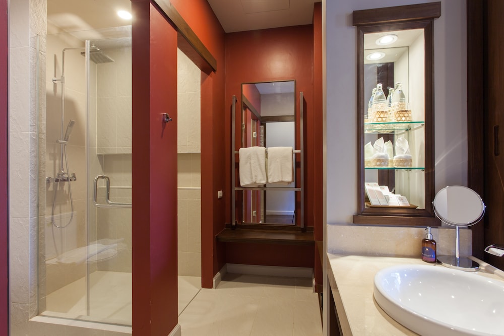 T Heritage Hotel 38/41