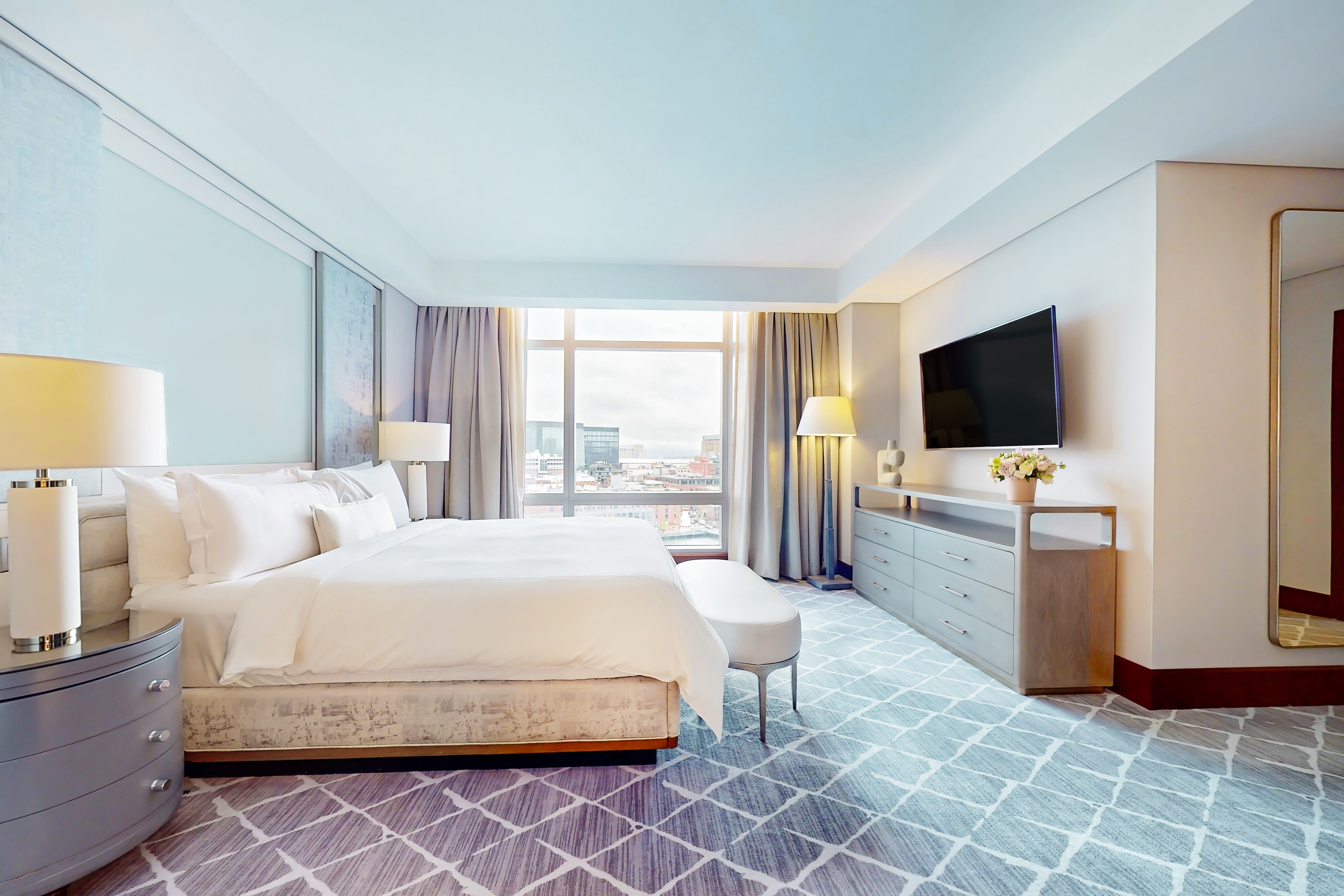 Ambassador, Suite