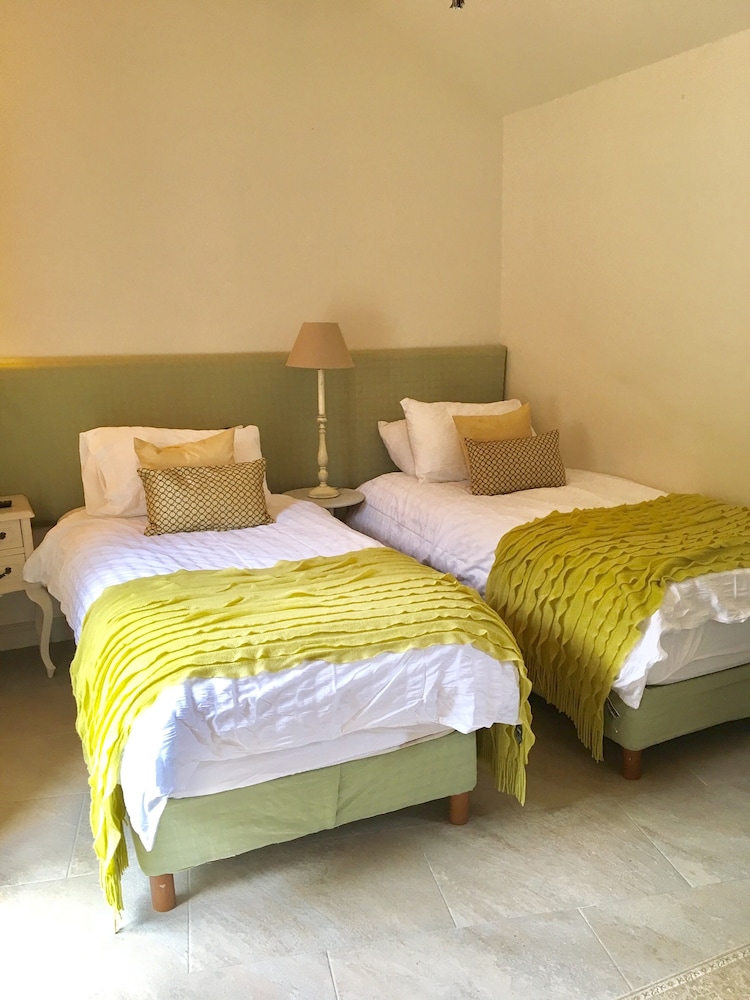 Bridleway Bed And Breakfast 14/50
