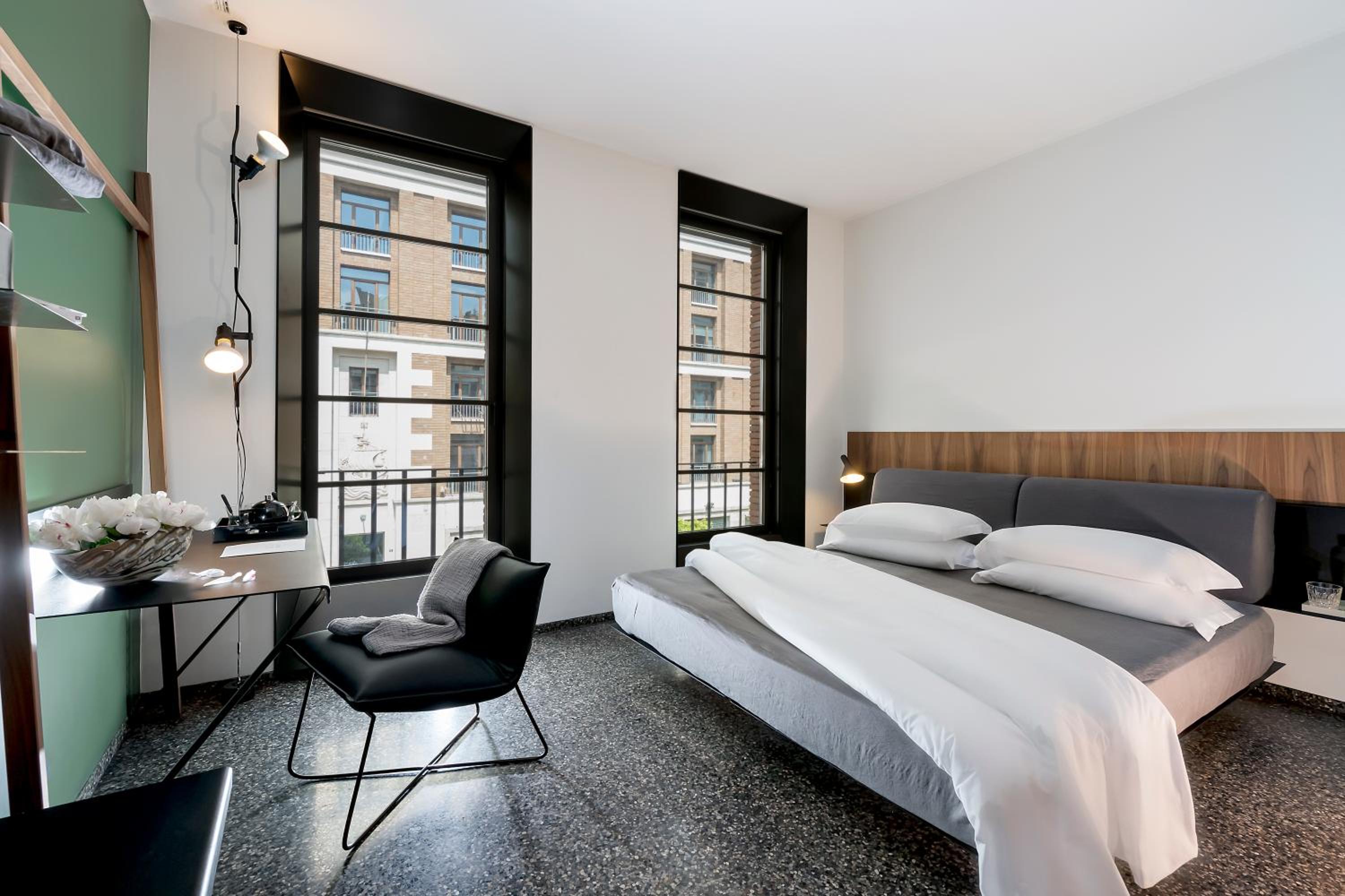 SUPERIOR, DELUXE, DOUBLE OR TWIN BED