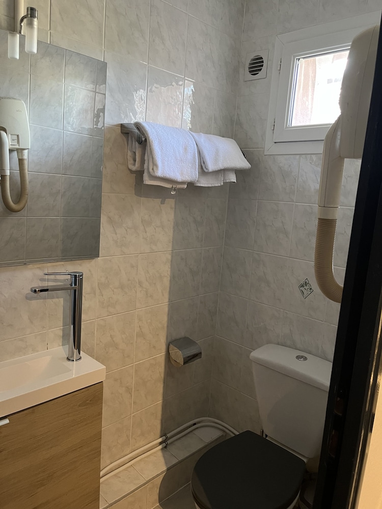 Court Inn and Suites 39/42