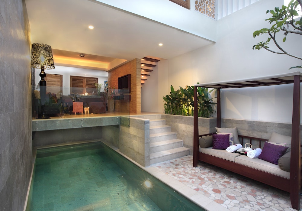 VILLA KAYU RAJA 10/69