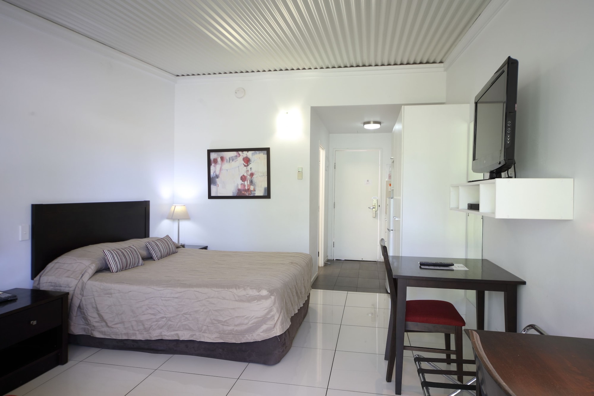 Upstairs, Queen Bed