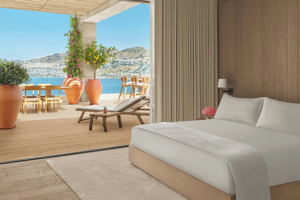 1 BEDROOM, SUITE, SEA VIEW