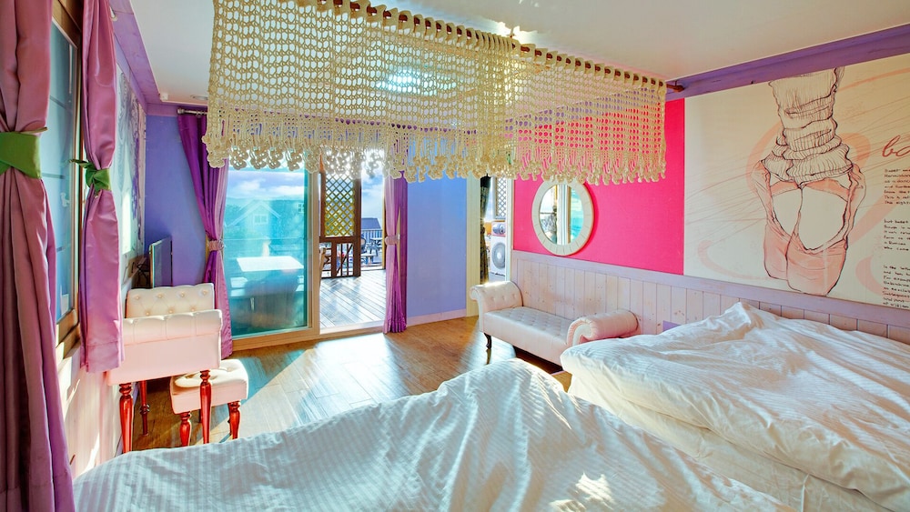 Room, 2 Queen Beds