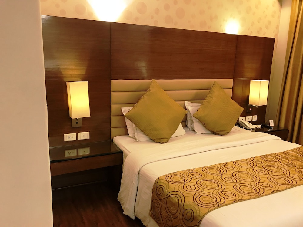 INDUS BIZNOTEL 10/48