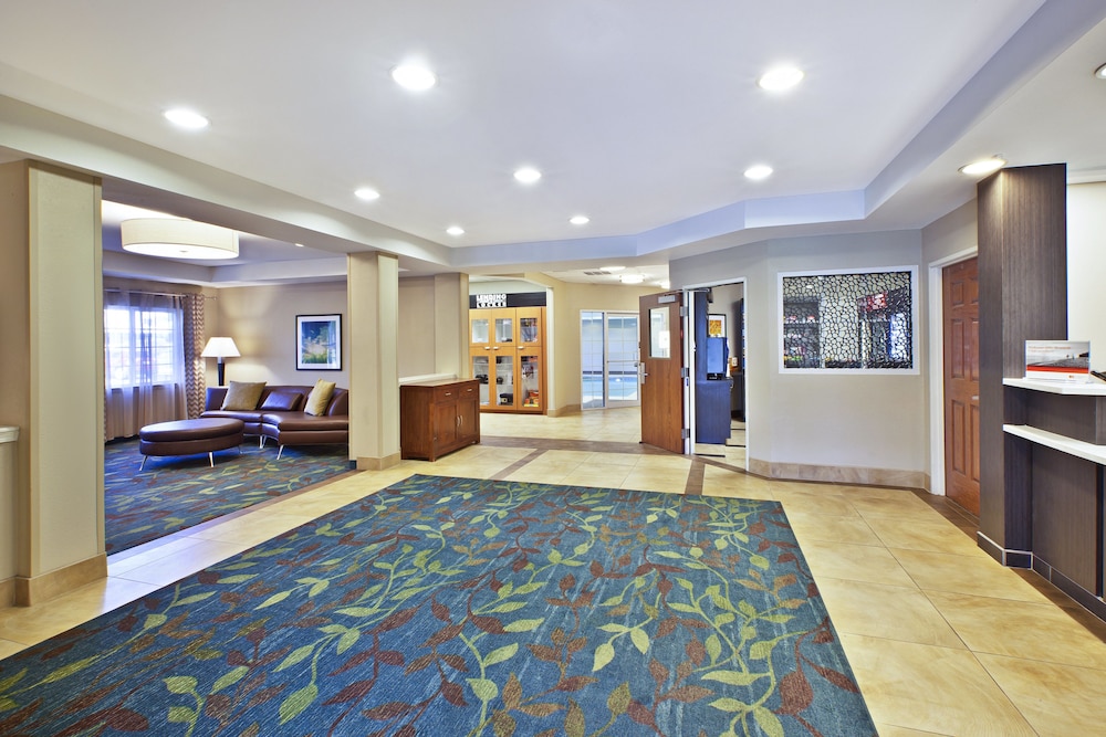 Candlewood Suites Indianapolis Airport 8/31