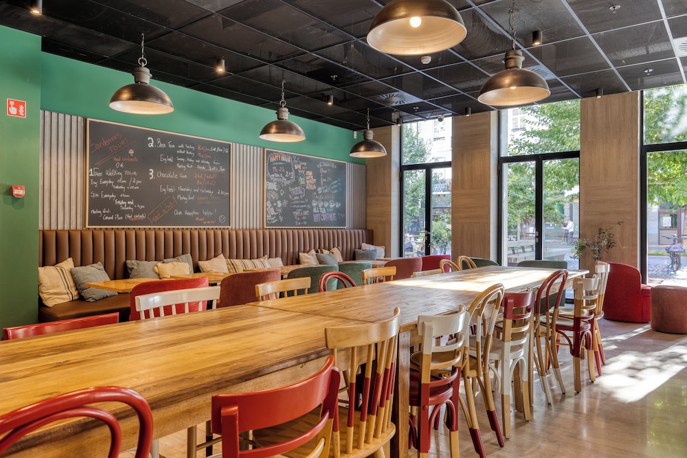 restaurant cafeteria