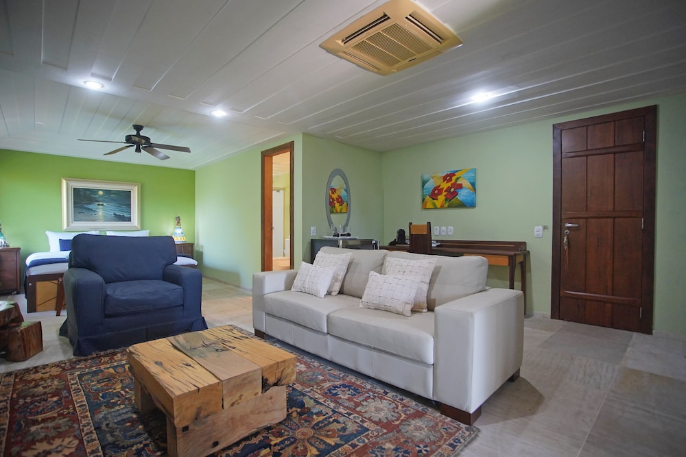 Cliffside Luxury Inn 33/48