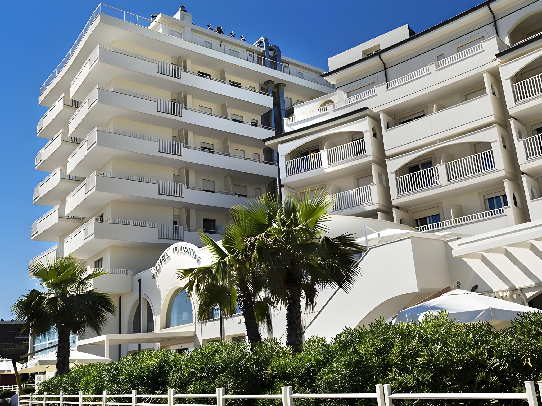 Classic, Quadruple, Side Sea View