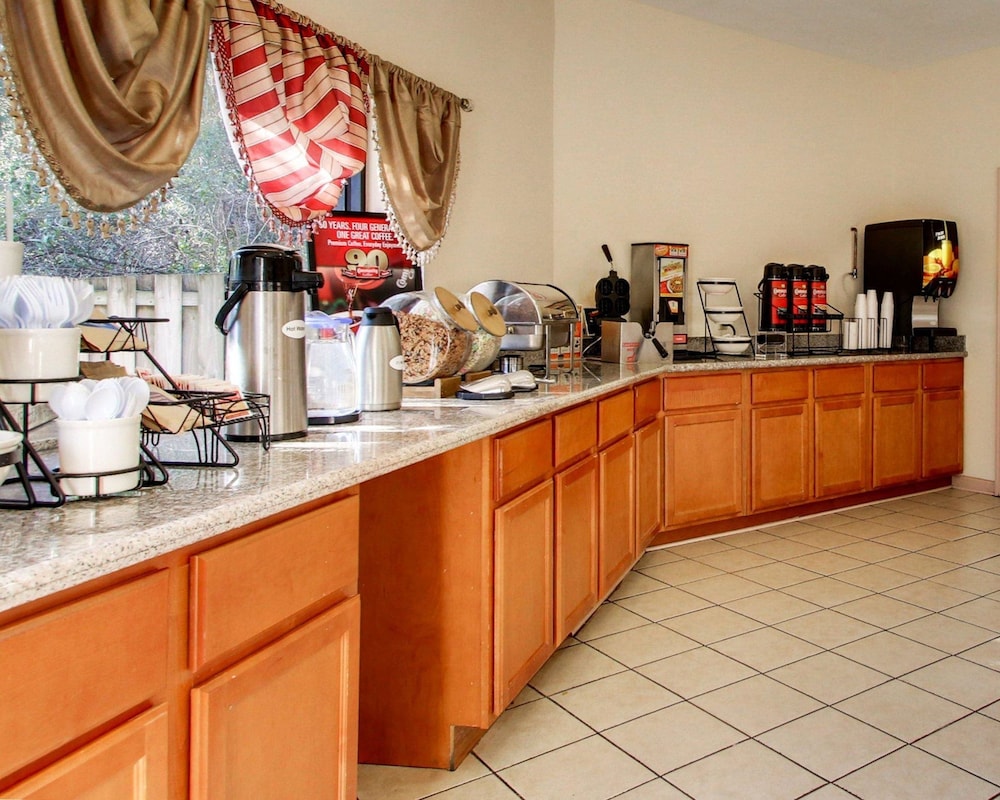 Twin Star Lodge Ex Econo Lodge Biloxi Beach North 29/33