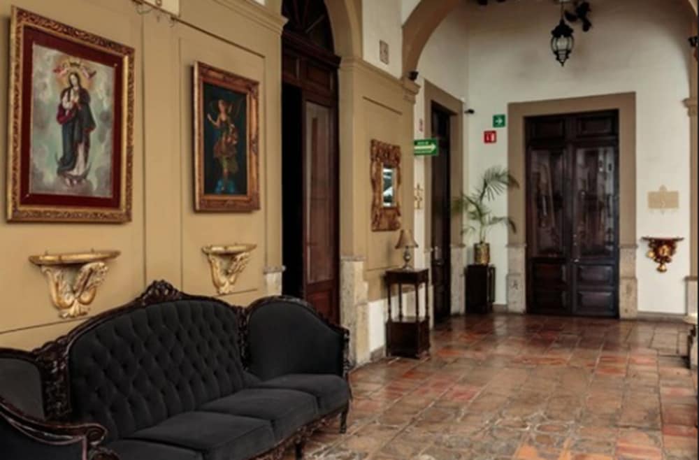 Casa Pedro Loza 30/43