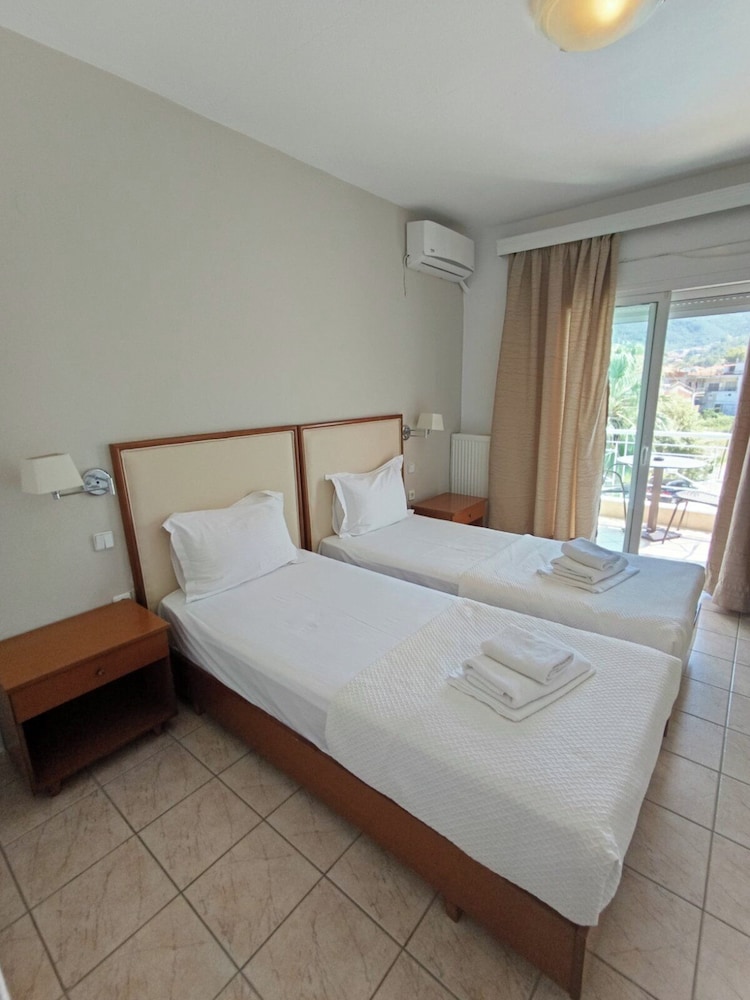 Stavros Beach Hotel 15/50