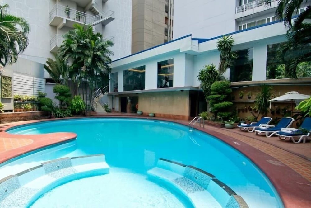 Hotel Manhattan Bangkok 45/50