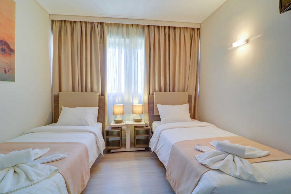 2 BEDROOMS, FAMILY SUITE, CITY VIEW