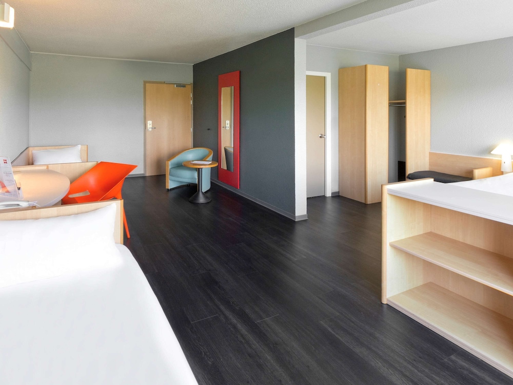 IBIS SAINT DIZIER 13/72