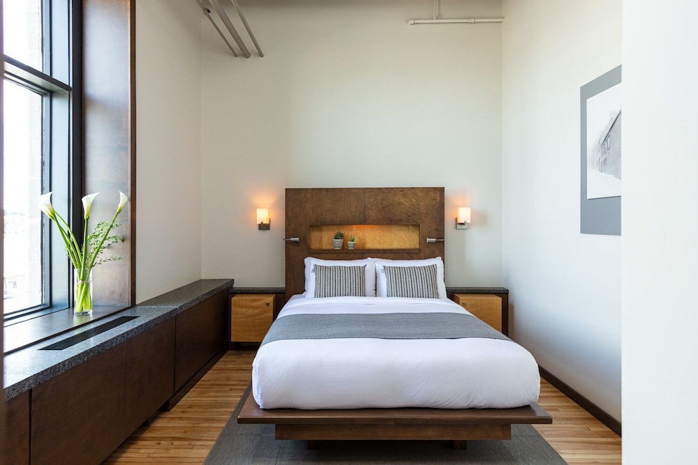 Hotel 71 14/50