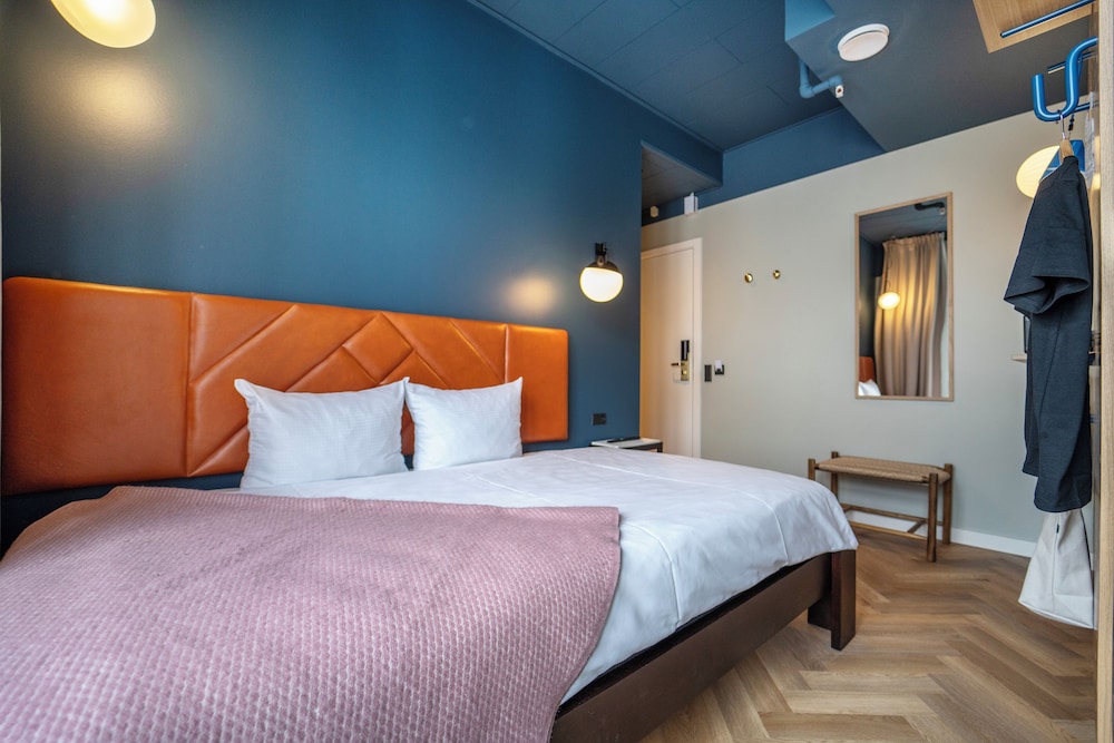STANDARD, SINGLE, SINGLE BED