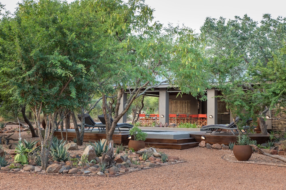 Nyaleti Lodge 37/47