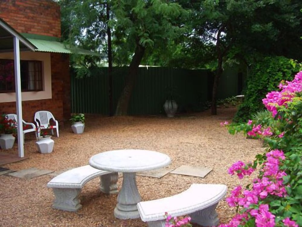 Ascot Inn 53/63
