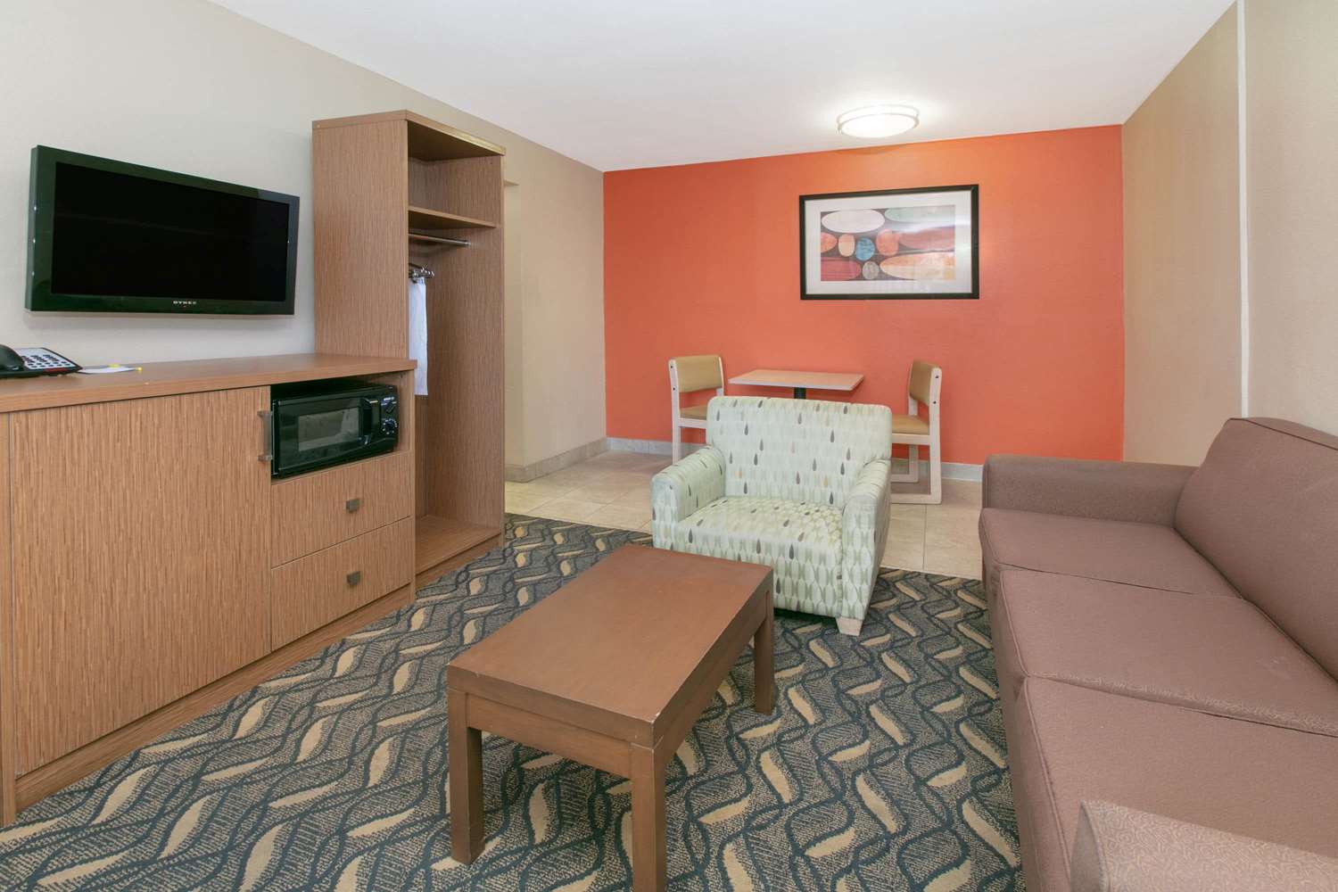 Days Inn Suites By Wyndham Arlington Near Six Flags 17/26