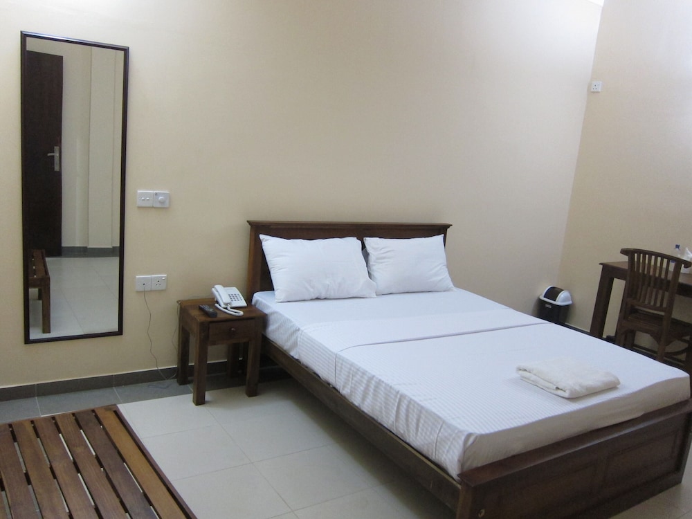 Hotel Oviya 7/28
