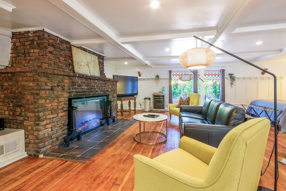Cedar Gables Inn 46/68