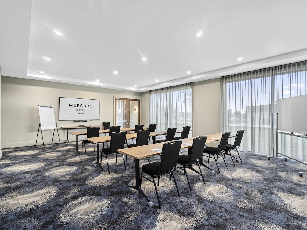 Mercure Pakenham 20/38