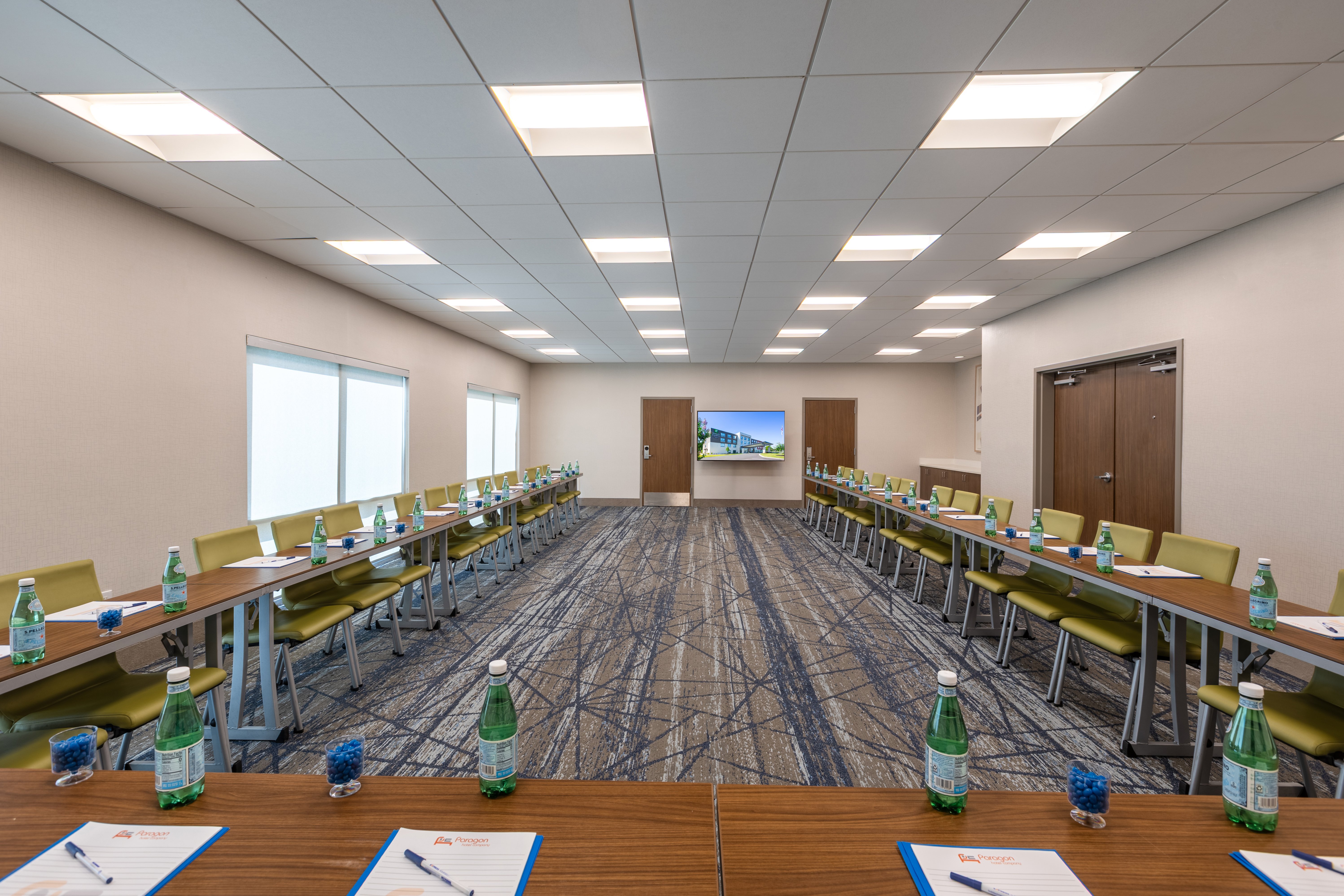Holiday Inn Express Suites Greenwood Mall 63/67