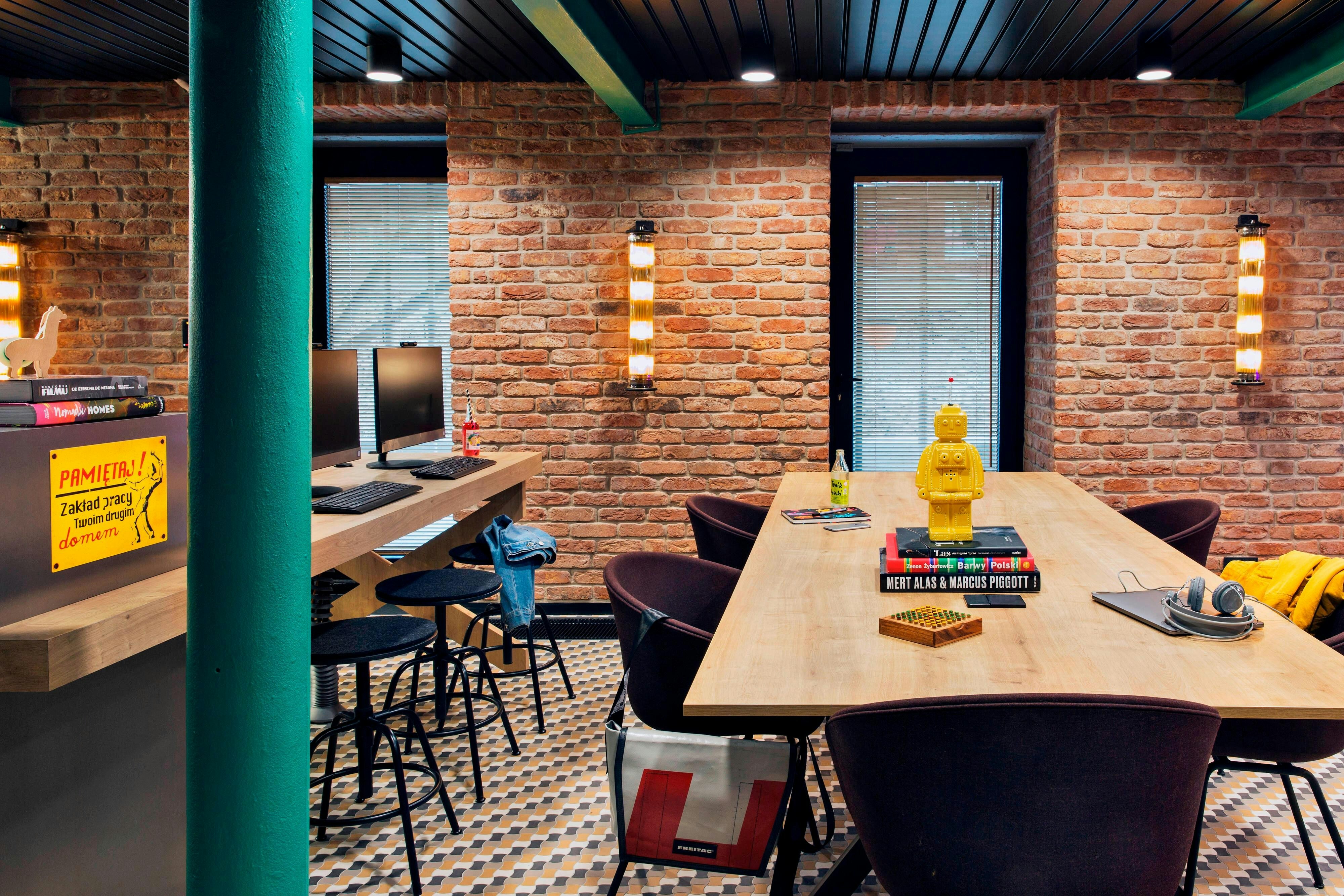 Moxy Warsaw Praga 32/42