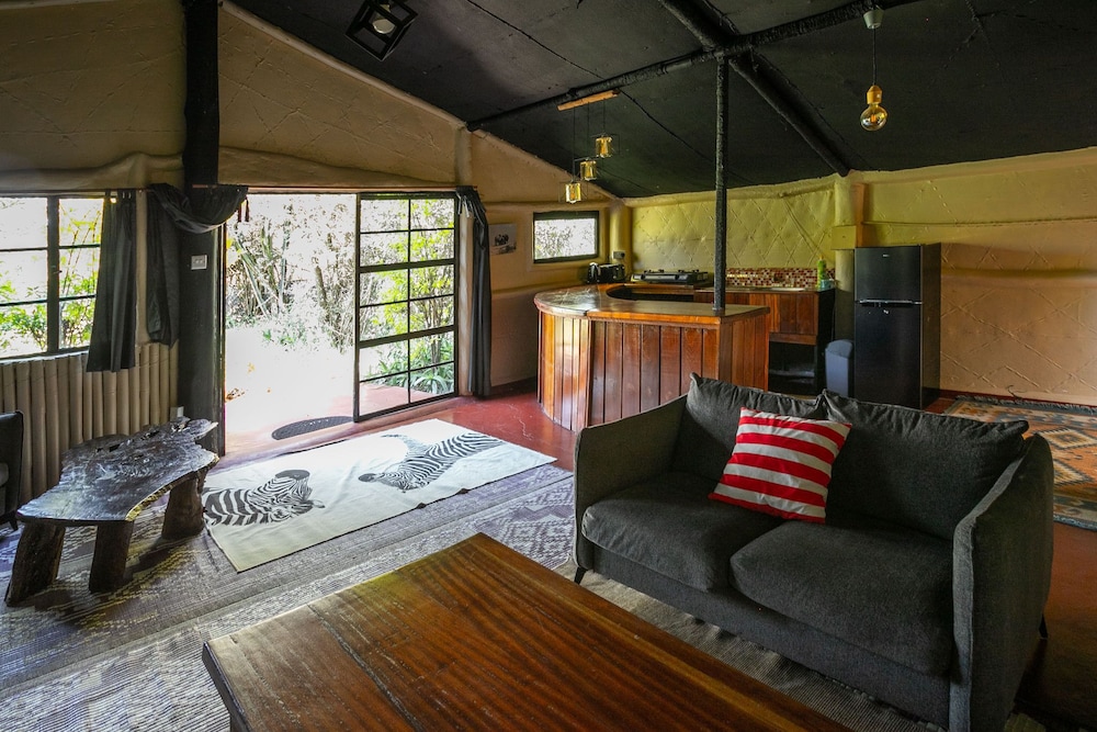Punda Milias Camp Nakuru 33/50