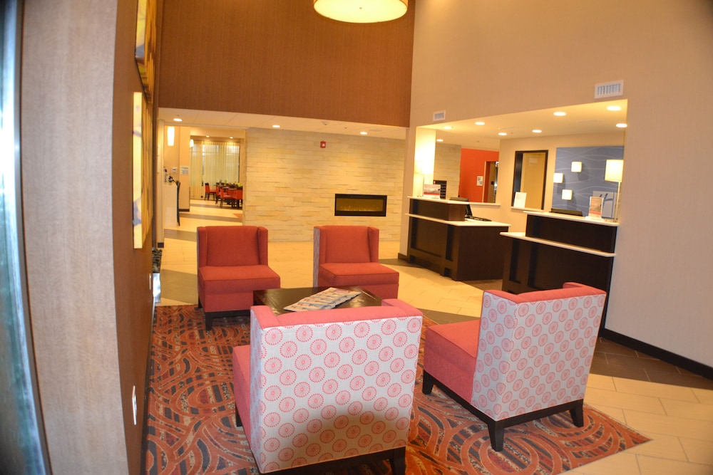 Holiday Inn Express And Suites Indianapolis W Airport Area 44/65